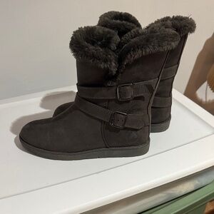 Air walk Faux Fur Lined Buckle Boots New